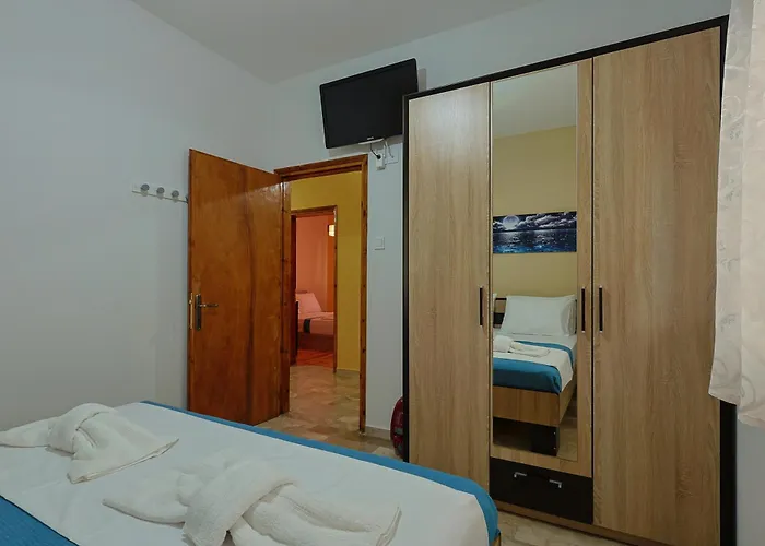 Zeusplace Alexandra's Pool Tatil Evi *